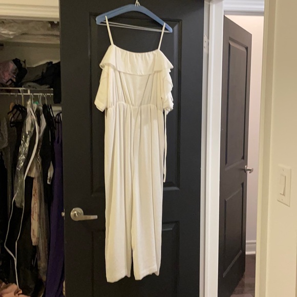 White Jumpsuit with arm tie - Picture 1 of 3